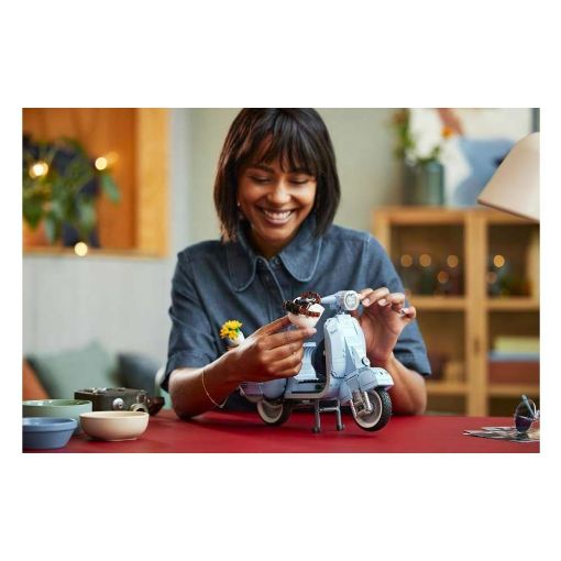 Εικόνα της LEGO Icons: Vespa 125 10298