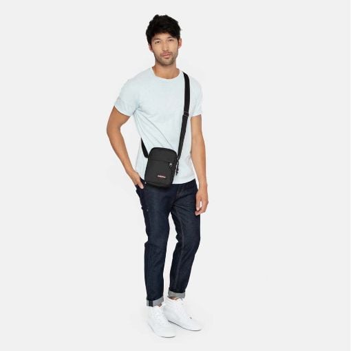 Εικόνα της Eastpak - Τσαντάκι Χιαστί The One Black EK0000450081