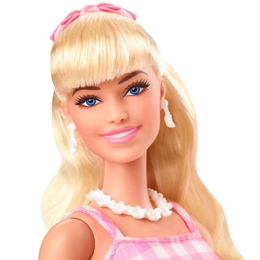 Εικόνα της Barbie - The Movie Margot Robbie με Ροζ Καρό Φόρεμα HPJ96