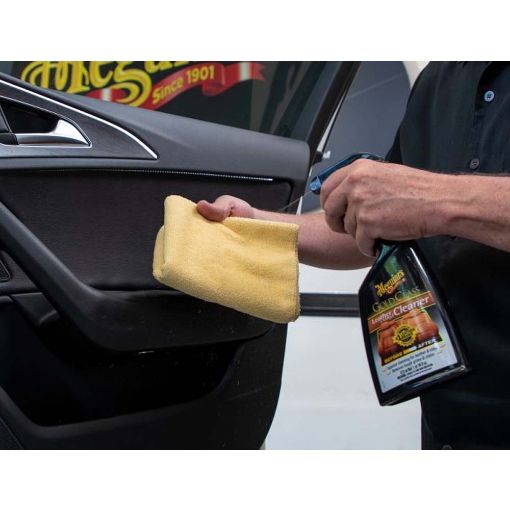 Εικόνα της Καθαριστικό Σπρέι Meguiar's Gold Class για Επιφάνειες απο Βινύλιο & Δέρμα 473ml G18516