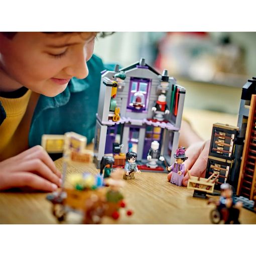 Εικόνα της LEGO Harry Potter: Ollivanders & Madam Malkin's Robes 76439