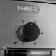 Εικόνα της Μύλος Άλεσης Καφέ De'Longhi KG89 110W 120gr 16 Επίπεδα Άλεσης Ασημί 177111026