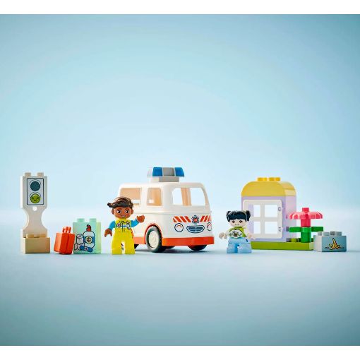 Εικόνα της LEGO Duplo: Ambulance & Driver 10447