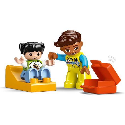 Εικόνα της LEGO Duplo: Ambulance & Driver 10447