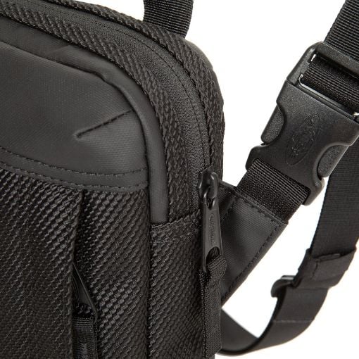 Εικόνα της Eastpak - Τσαντάκι Χιαστί The One CNNCT Coat EK0A5B8180W1