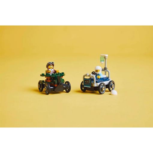 Εικόνα της LEGO City: Airplane vs. Hospital Bed Race Car Pack 60459