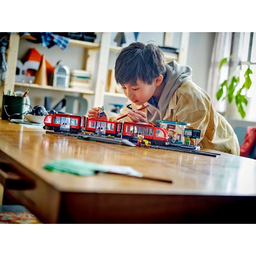 Εικόνα της LEGO City: Downtown Streetcar and Station 60423