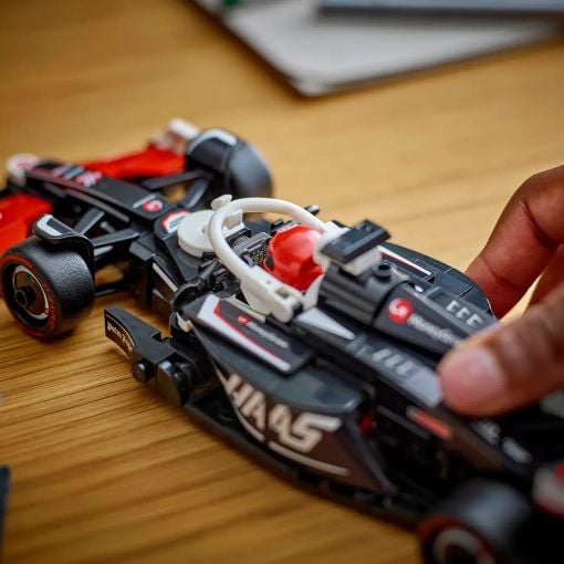 Εικόνα της LEGO Speed Champions: MoneyGram Haas F1 Team VF-24 Race Car 77250