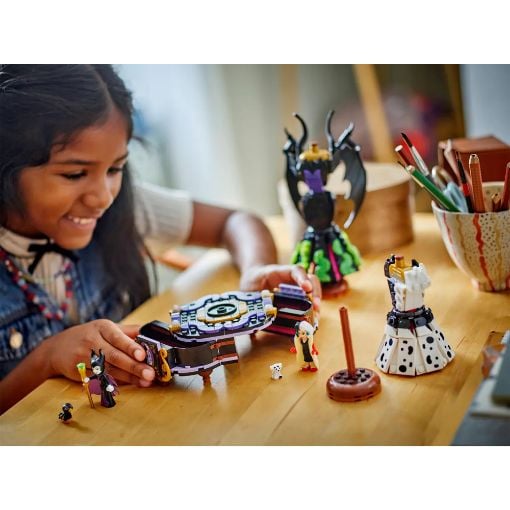Εικόνα της LEGO Disney: Maleficent's and Cruella De Vil's Dresses 43262