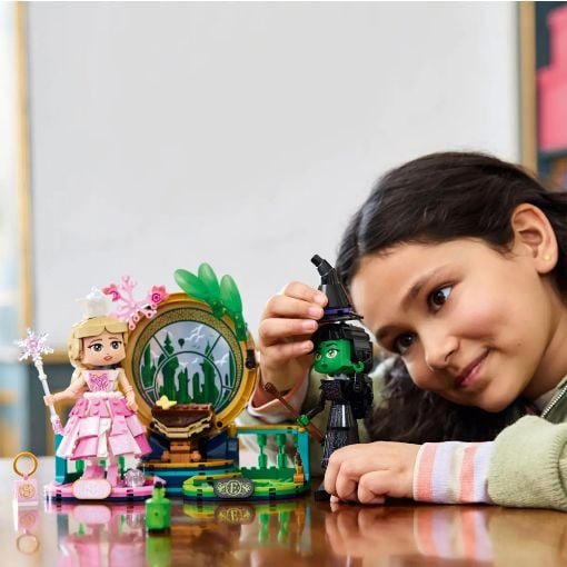 Εικόνα της LEGO Wicked: Elphaba & Glinda Figures 75682