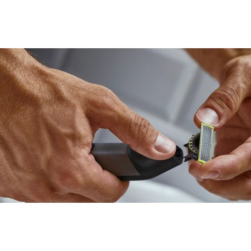 Εικόνα της Ξυριστική Μηχανή Philips OneBlade Pro 360 Επαναφορτιζόμενη Chromium QP6652/61