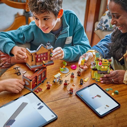 Εικόνα της LEGO Harry Potter: Quality Quidditch Supplies & Ice Cream Parlour 76452