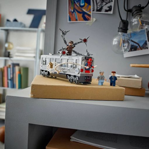 Εικόνα της LEGO Marvel: Spider-Man vs. Doc Ock Subway Train Scene 76321