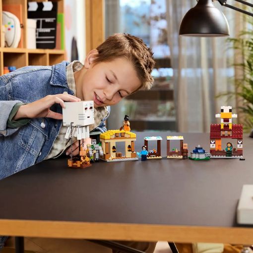 Εικόνα της LEGO Minecraft: The Ghast Balloon Village Attack 21273