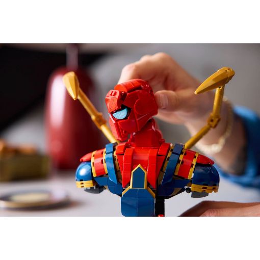 Εικόνα της LEGO Marvel: Iron Spider-Man Bust 76326