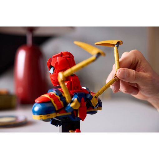 Εικόνα της LEGO Marvel: Iron Spider-Man Bust 76326
