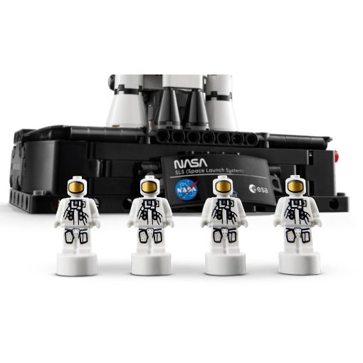 Εικόνα της LEGO Technic: NASA Artemis Space Launch System Rocket 42221