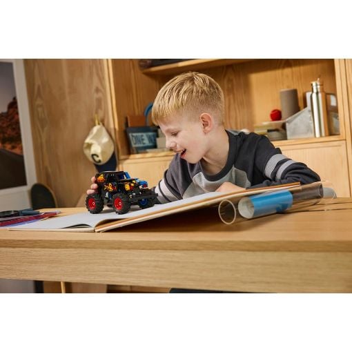 Εικόνα της LEGO Technic: Monster Jam Grave Digger Fire and Ice 42219