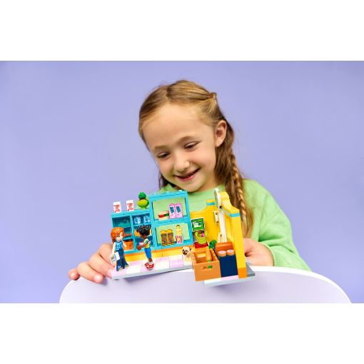 Εικόνα της LEGO Friends: Heartlake City Convenience Store 42680