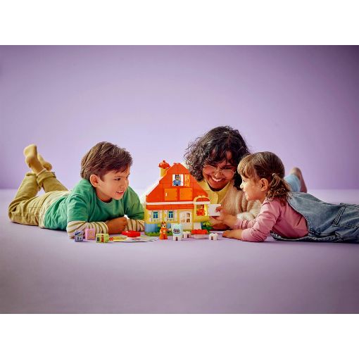 Εικόνα της LEGO Bluey: Bluey's Family House with Memory Game 10459