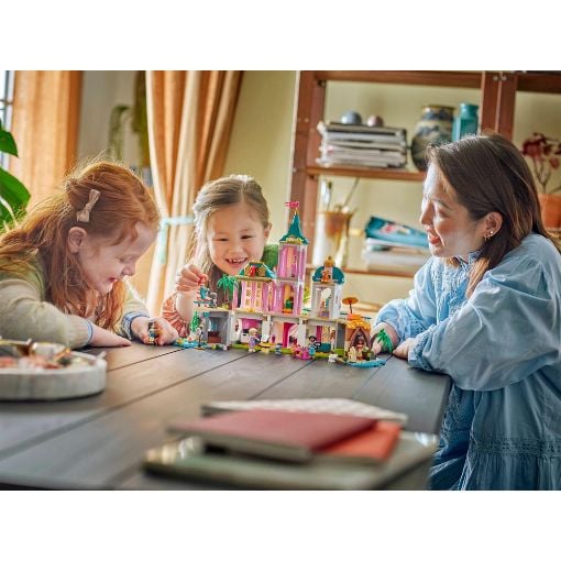 Εικόνα της LEGO Disney Princess: Princess Castle & Royal Pets 43267