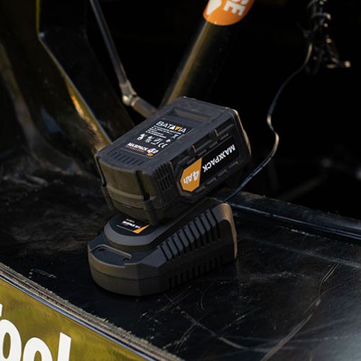 Εικόνα της Φορτιστής Μπαταρίας Batavia Car Charger Maxxpack 18V 2.2A 7063911